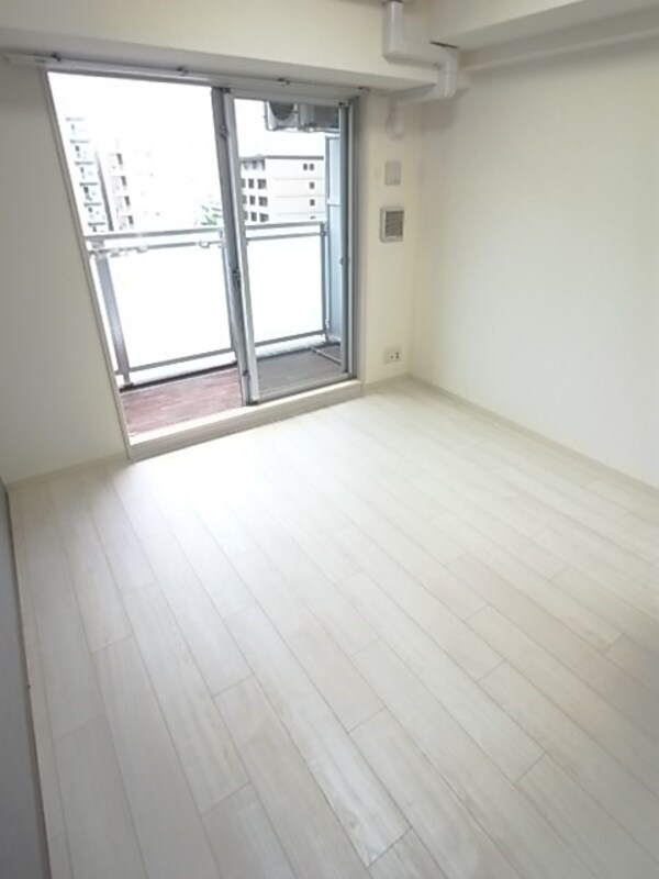 寝室(落ち着いて過ごせるお部屋なので、寝室にいかがでしょうか)