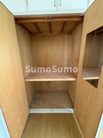 物件内観写真12　(収納豊富です)