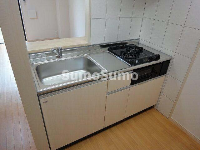 物件内観写真4　(コンパクトなキッチンで掃除もラクラク)