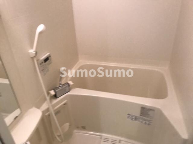 物件内観写真6　(きれいなお風呂です)