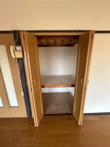 物件内観写真24　(小物を収納するのに便利です)
