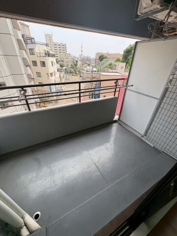 物件内観写真9　(落ち着いた時間を過ごせるバルコニーです)