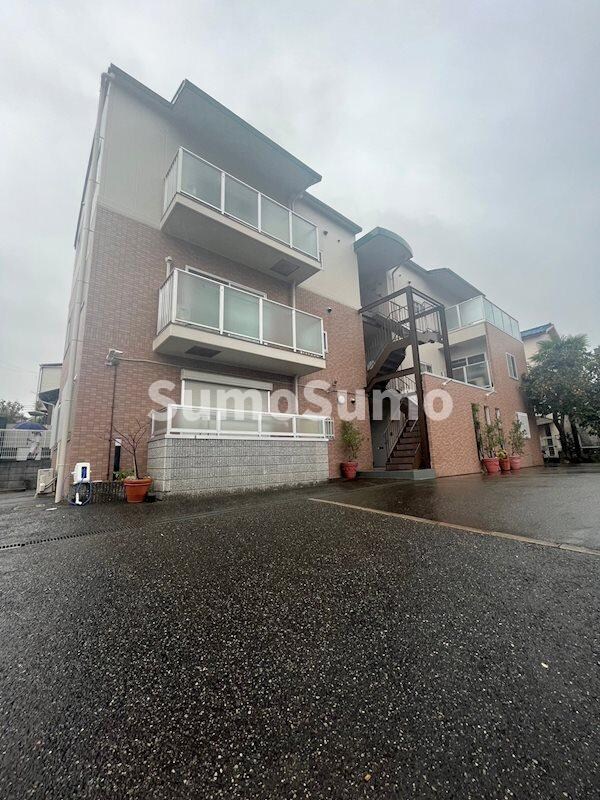 物件外観写真1　(外はこのようになっています)