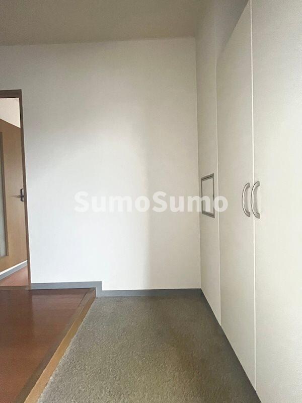 物件内観写真3　(シンプルで使いやすい玄関です)