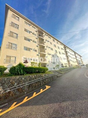 神陵台東住宅50号棟外観写真