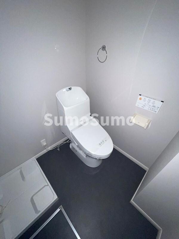 トイレ(落ち着いた色調のトイレです)