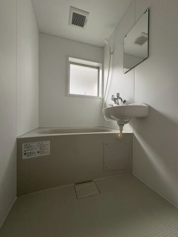 物件内観写真7　(お風呂です)