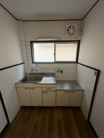 物件内観写真17　(コンパクトなキッチンで掃除もラクラク)