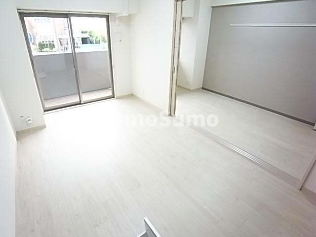 物件内観写真22　(ゆったりとしたリビングです)