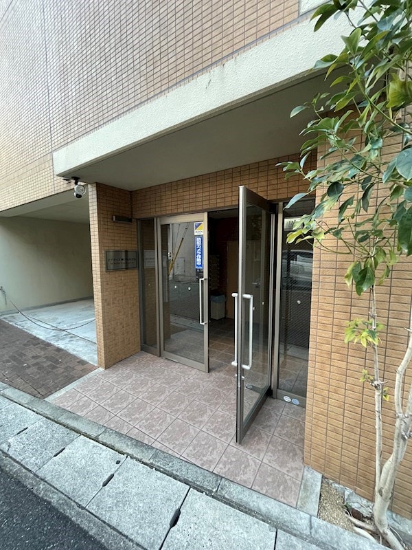 エントランス(ゆとりのあるエントランスです)