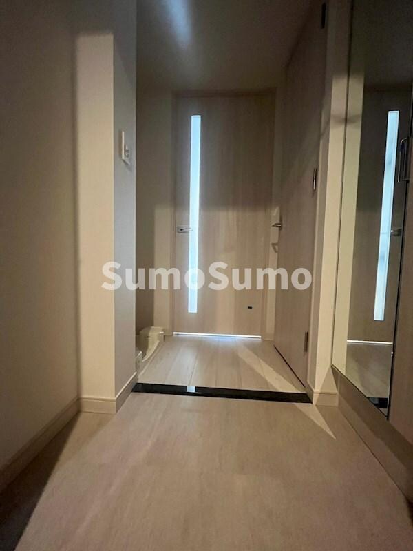 物件内観写真2　(シンプルで使いやすい玄関です)