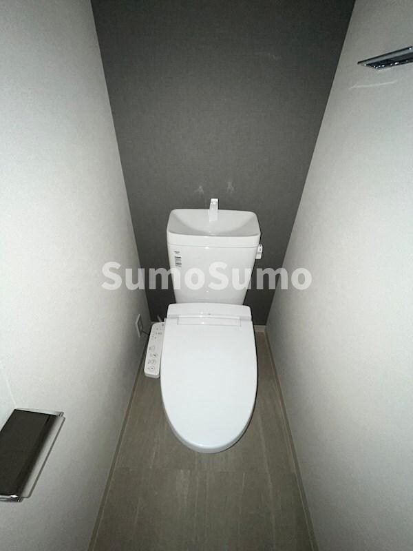 物件内観写真10　(ゆったりとした空間のトイレです)