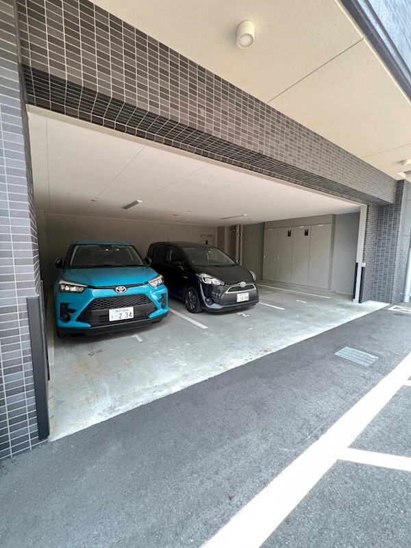 駐車場(駐車場があるので、車を買う予定の方も安心です)