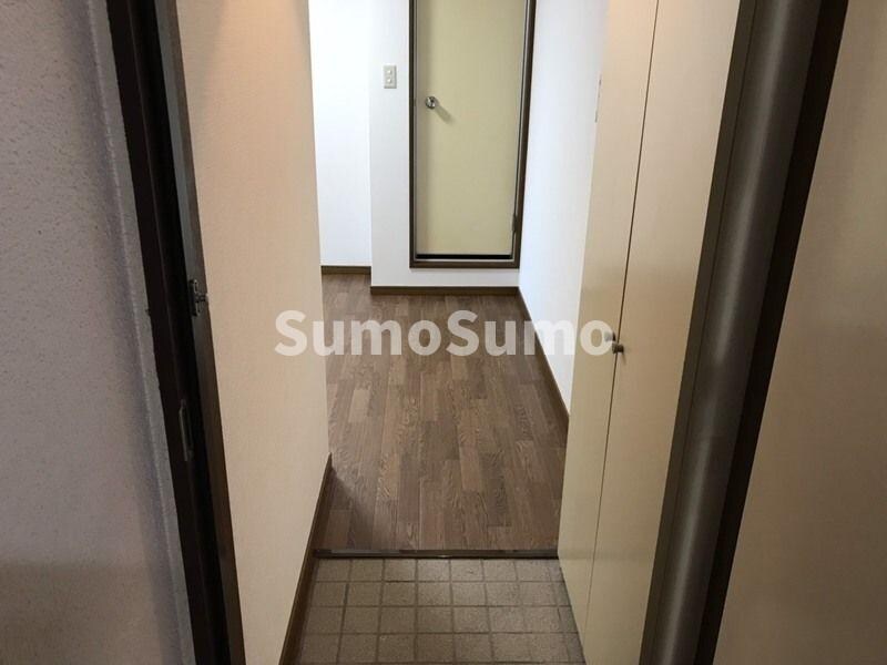 物件内観写真3　(きれいな玄関です)