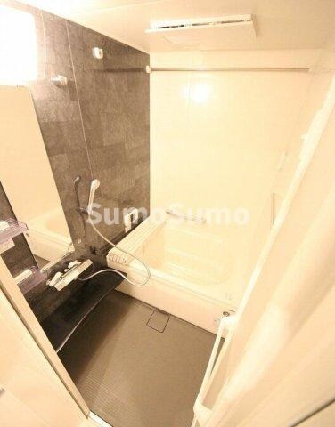 物件内観写真8　(コンパクトで使いやすいお風呂です)