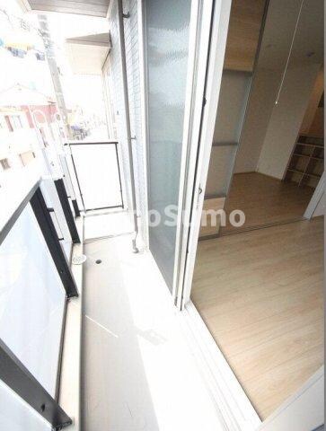 物件内観写真12　(バルコニーからの眺めを楽しみながら食事をしませんか)