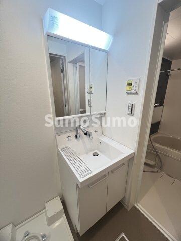 物件内観写真7　(コンパクトで使いやすい洗面所)