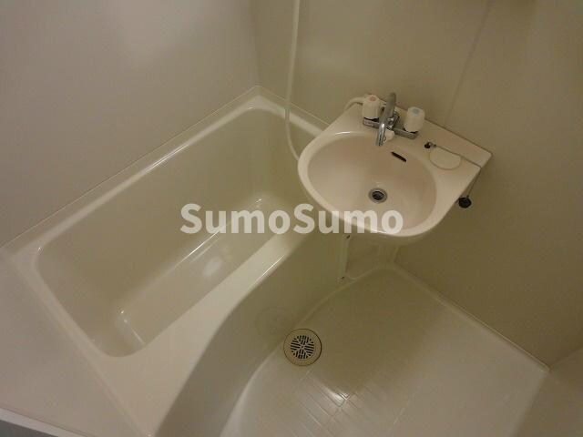 物件内観写真10　(お風呂で日々の疲れを落としましょう)