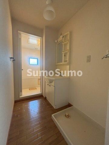 物件内観写真7　(使いやすい洗面所です)