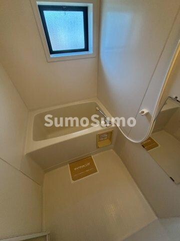 物件内観写真11　(日々の疲れを癒すお風呂付です)