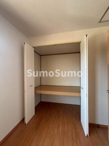 物件内観写真22　(たっぷりとした収納スペースです)