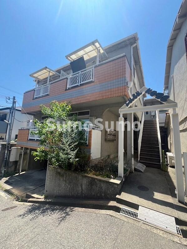 物件外観写真1　(おしゃれな外観です)