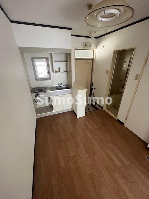 物件内観写真4　(おしゃれな居間です)