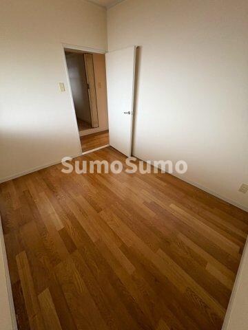 物件内観写真6　(使い勝手のいい寝室です)