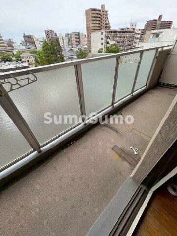 物件内観写真11　(バルコニーからの眺めを楽しみながら食事をしませんか)