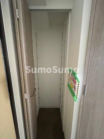 物件内観写真19　(大きなスペースがあり、収納には困りません)