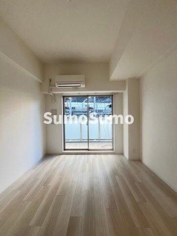 物件内観写真4　(おしゃれな居間です)