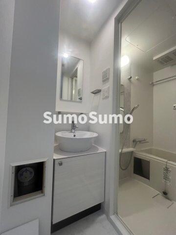 物件内観写真21　(明るい洗面所です)