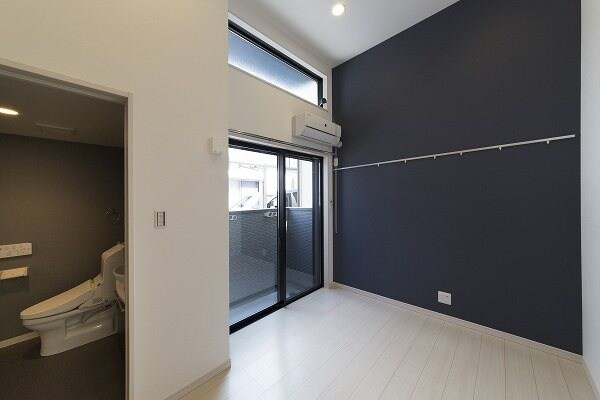 物件内観写真8　(落ち着いた時間を過ごせるバルコニーです)