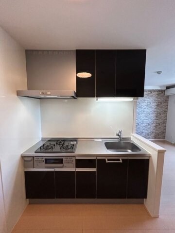 物件内観写真20　(コンパクトなキッチンで掃除もラクラク)