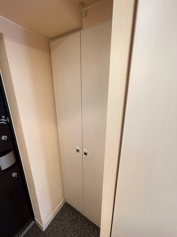 物件内観写真16　(ゆったりとした玄関です)