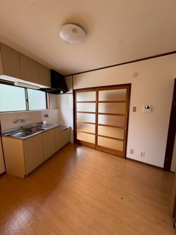 物件内観写真3　(ゆったり過ごせる居間です)