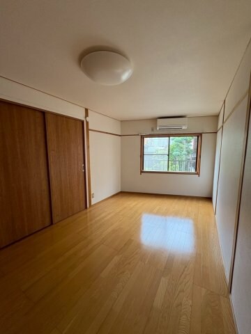 物件内観写真5　(落ち着いて過ごせるお部屋なので、寝室にいかがでしょうか)