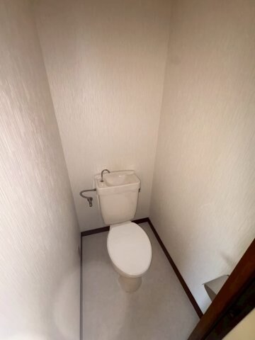物件内観写真9　(コンパクトで使いやすいトイレです)