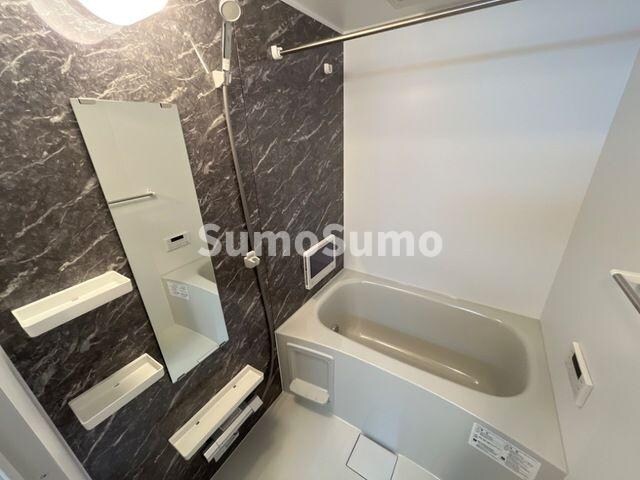 物件内観写真6　(きれいなお風呂です)