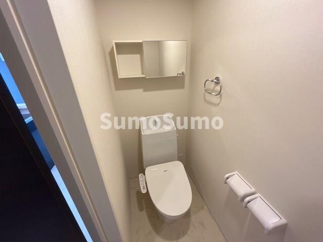 物件内観写真8　(ゆったりとした空間のトイレです)