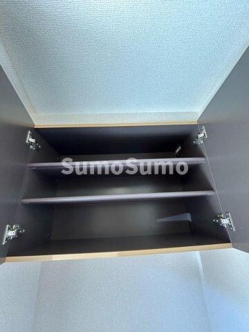 物件内観写真27　(たっぷりとした収納スペースです)