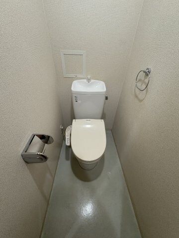 物件内観写真10　(清潔感のあるトイレです)