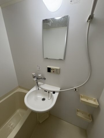 物件内観写真11　(脱衣スペースもあります)