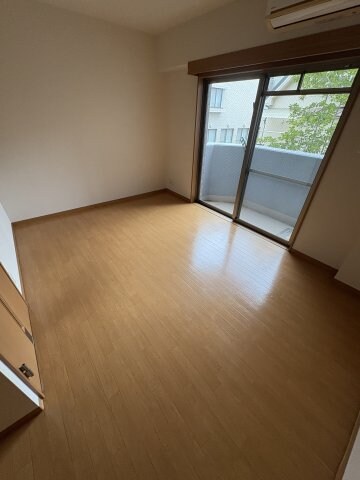 物件内観写真20　(ゆったりとしたリビングです)