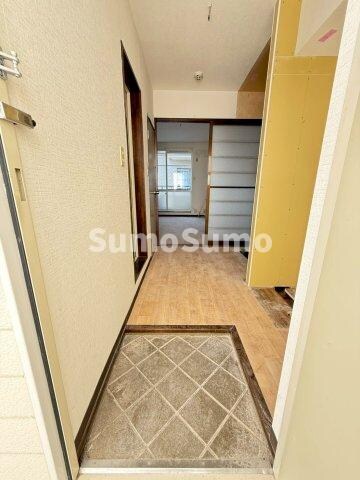 物件内観写真3　(玄関です)