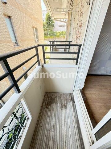 物件内観写真12　(外からの目が気にならないバルコニーで洗濯物が干せます)