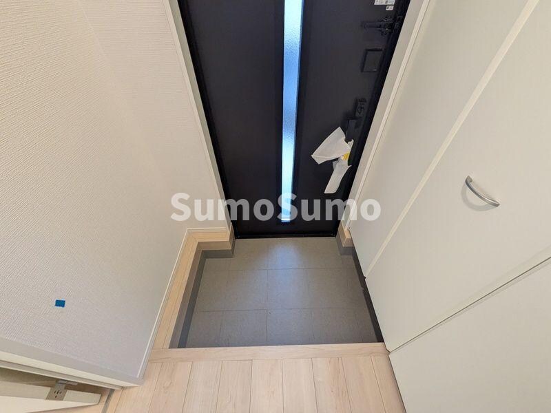 物件内観写真4　(落ち着いた玄関です)