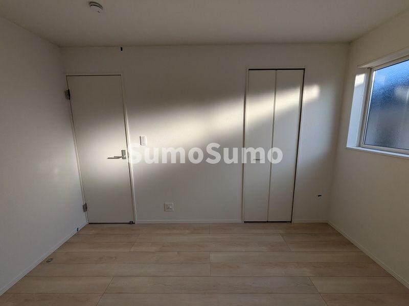 物件内観写真16　(使い勝手のいい洋室です)