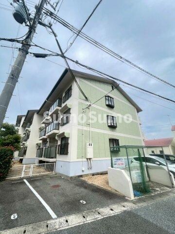 物件外観写真1　(外観もきれいです)