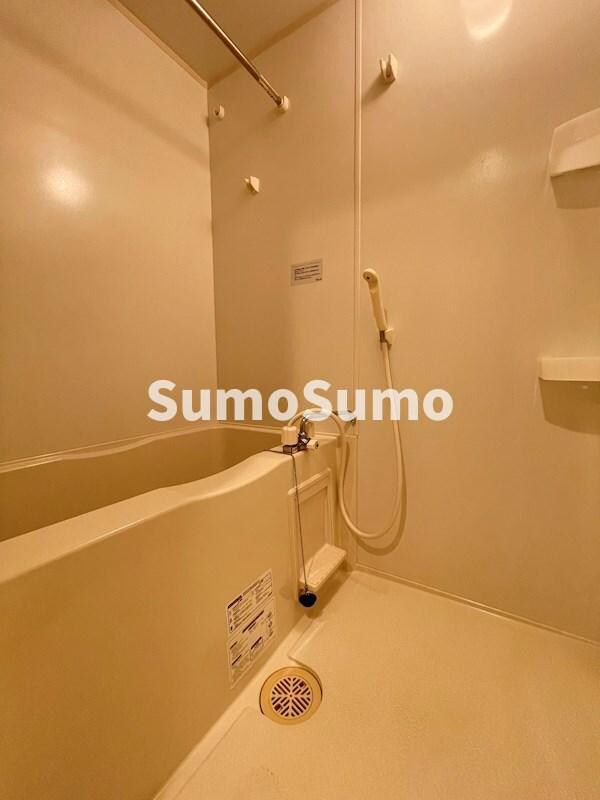 物件内観写真9　(日々の疲れを癒すお風呂付です)